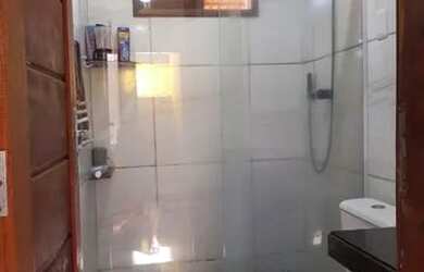 Imagem: A casa possui 2 Dormitórios, 1 Banheiro e 1 Vaga na garagem