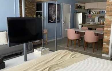 Imagem: O apartamento possui 1 Dormitório, 1 Banheiro, 1 Vaga na garagem