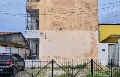 Imagem: A kitnete possui 1 Dormitório, 1 Banheiro, 1 Vaga na garagem