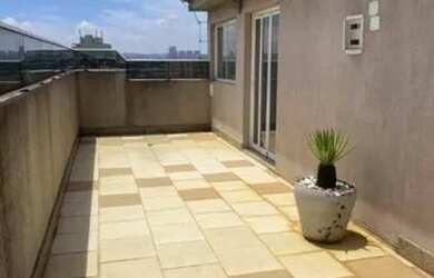 Imagem: O depósito possui 4 Vagas na garagem, 160m² de Área e está