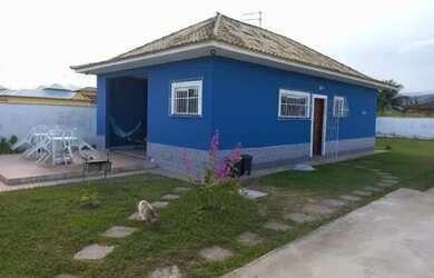 Imagem: A casa possui 2 Dormitórios, 2 Banheiros, 3 Vagas na garagem