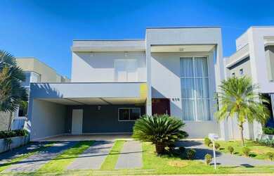 Imagem: A casa em condomínio possui 3 Dormitórios, 4 Banheiros, 3