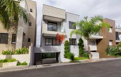 Imagem: A casa em condomínio possui 3 Dormitórios, 4 Banheiros, 5