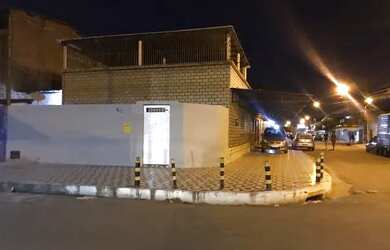 Imagem: A casa possui 3 Dormitórios, 3 Banheiros, 1 Vaga na garagem