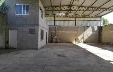 Imagem: O depósito possui 300m² de Área e está localizado em Calundu