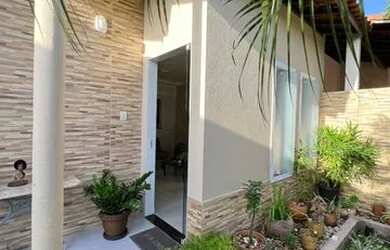 Imagem: A casa em condomínio possui 4 Dormitórios, 2 Banheiros, 3