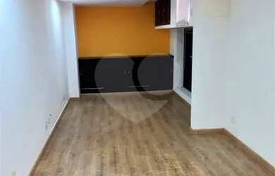 Imagem: O depósito possui 1 Vaga na garagem, 31m² de Área e está