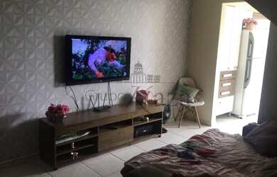 Imagem: A casa possui 2 Dormitórios, 1 Banheiro, 1 Vaga na garagem