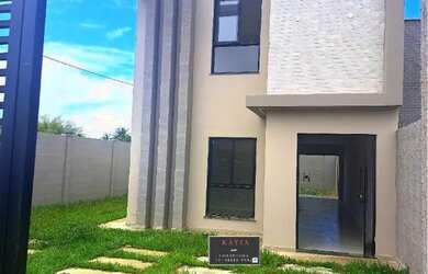 Imagem: A casa possui 3 Dormitórios, 2 Banheiros, 2 Vagas na garagem