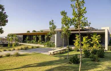 Imagem 15: Casa de condomínio para venda tem 820 metros quadrados com 5 quartos