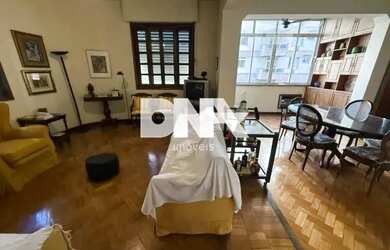 Imagem: O apartamento possui 3 Dormitórios, 3 Banheiros, 150m² de