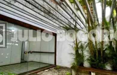 Imagem: A casa em condomínio possui 5 Dormitórios, 5 Banheiros, 4