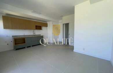 Imagem: O apartamento possui 1 Dormitório, 2 Banheiros, 1 Vaga na garagem