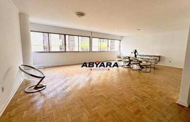 Imagem: O apartamento possui 4 Dormitórios, 1 Banheiro, 2 Vagas na