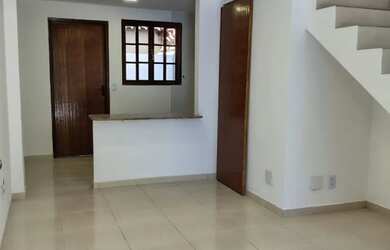 Imagem: A casa possui 2 Dormitórios, 3 Banheiros, 1 Vaga na garagem