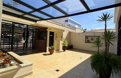 Imagem: O apartamento possui 2 Dormitórios, 2 Banheiros, 2 Vagas na