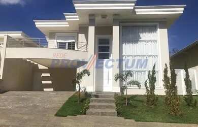 Imagem: A casa em condomínio possui 3 Dormitórios, 5 Banheiros, 4