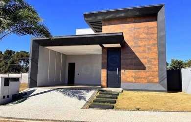 Imagem: A casa em condomínio possui 3 Dormitórios, 4 Banheiros, 4