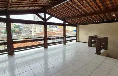 Imagem: A casa possui 3 Dormitórios, 3 Banheiros, 3 Vagas na garagem