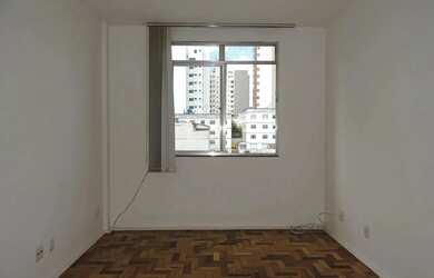 Imagem: O apartamento possui 1 Dormitório, 1 Banheiro, 38m² de Área