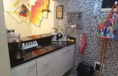 Imagem 12: Apartamento Reformado de 3 quartos, 2 banheiros, 95 m², arejado e silencioso