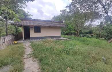 Imagem: A casa possui 1 Dormitório, 1 Banheiro e está localizado em