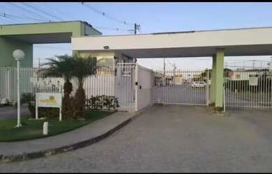 Imagem: A casa possui 2 Dormitórios, 1 Banheiro, 1 Vaga na garagem