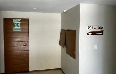 Imagem: A kitnet possui 1 Dormitório, 1 Banheiro, 1 Vaga na garagem