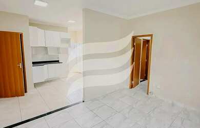 Imagem: A casa possui 3 Dormitórios, 2 Banheiros, 1 Vaga na garagem