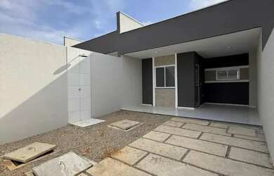 Imagem: A casa possui 2 Dormitórios, 2 Banheiros, 1 Vaga na garagem