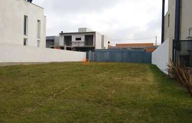 Imagem: O terreno possui 423m² de Área e está localizado em Laranjal