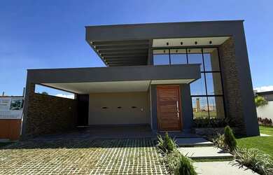 Imagem: A casa em condomínio possui 3 Dormitórios, 4 Banheiros, 2