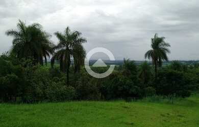 Imagem: O terreno possui 7.621m² de Área e está localizado em Monte