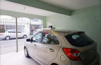 Imagem: A casa possui 3 Dormitórios, 4 Banheiros, 2 Vagas na garagem