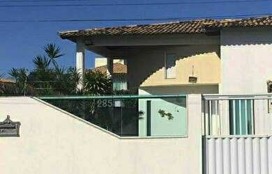 Imagem: A casa possui 3 Dormitórios, 2 Banheiros, 3 Vagas na garagem