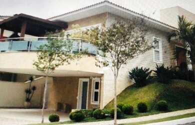 Imagem: A casa em condomínio possui 3 Dormitórios, 5 Banheiros, 270m²