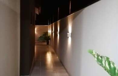 Imagem: A casa possui 3 Dormitórios, 3 Banheiros, 3 Vagas na garagem