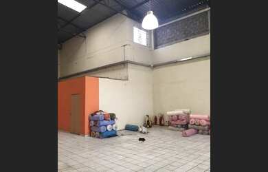 Imagem 3: Galpão/Depósito/Armazém para aluguel e venda vão livre possui 760 metros quadrados com 1 q