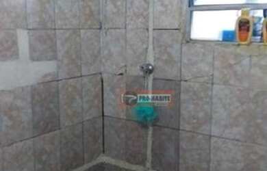 Imagem: A casa possui 4 Dormitórios, 2 Banheiros, 1 Vaga na garagem