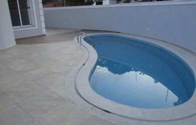 Imagem 4: Maravilhoso sobrado novo com piscina e privacidade