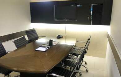 Imagem: A casa possui 5 Dormitórios, 3 Banheiros, 3 Vagas na garagem