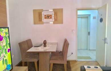 Imagem: O apartamento possui 2 Dormitórios, 1 Banheiro, 1 Vaga na garagem