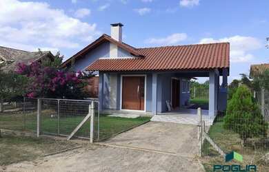 Imagem: A casa em condomínio possui 1 Dormitório, 2 Banheiros e 96m²