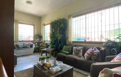 Imagem 2: Casa com mezanino. 121m² de Área, 2 Vagas na garageme2 Dormitórios