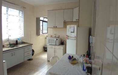 Imagem 11: Apartamento 1º andar, Sala, 2 dormitórios,1 wc Social, Coz. A. de Serv. uma Vaga de Garage