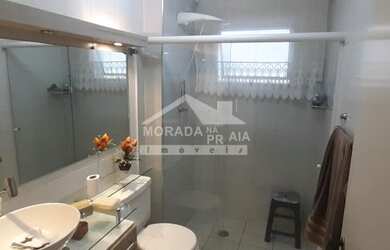 Imagem 10: Apartamento localizado a 300 metros da praia, vista livre da sacada. Na...