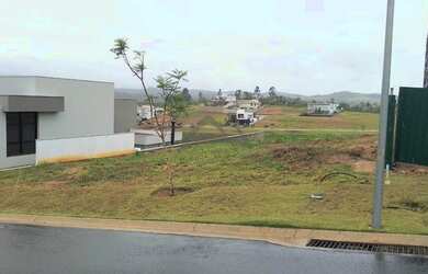 Imagem: O terreno possui 1000m² de Área e está localizado em Loteamento