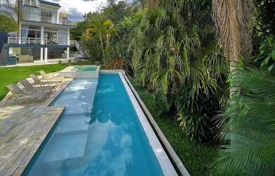 Imagem 10: Casa contemporânea em uns dos melhores condomínio da Granja Viana