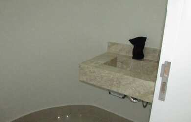 Imagem 9: Maravilhoso sobrado novo com piscina e privacidade