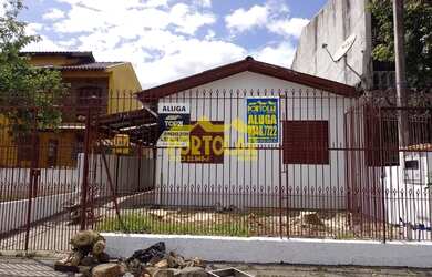 Imagem: A casa possui 2 Dormitórios, 1 Banheiro, 1 Vaga na garagem